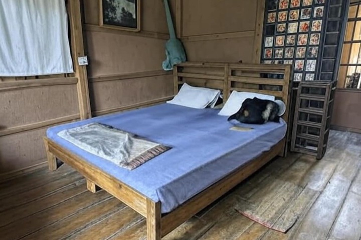 Room 40 of 146