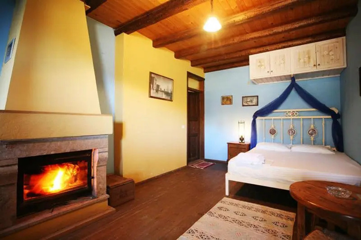 Room 2 of 9