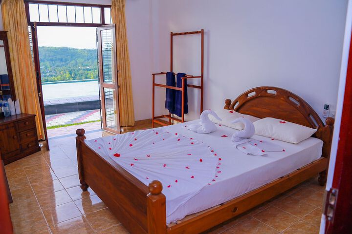 Room 4 of 23