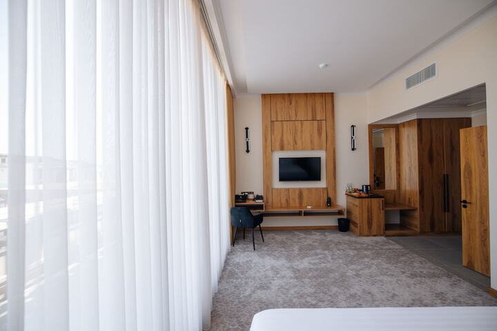 Room 15 of 77