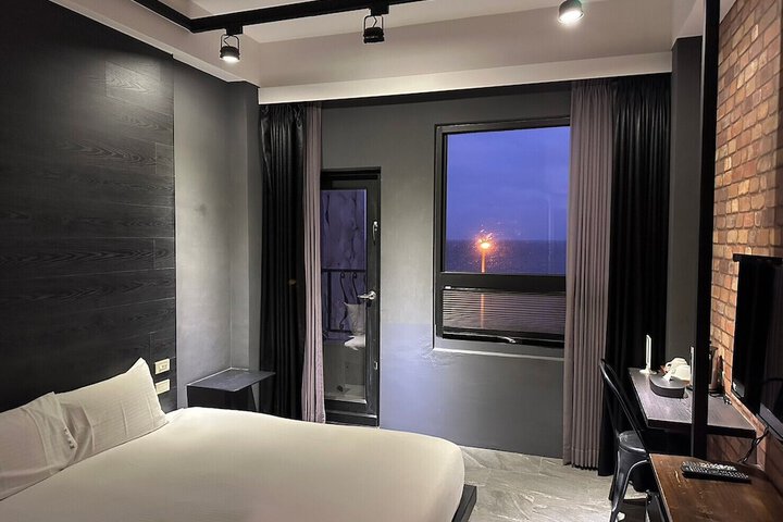 Room 7 of 17