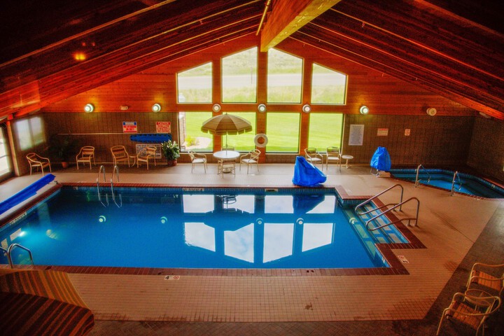 Pool 43 of 60