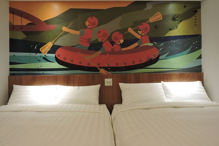 Room 13 of 87