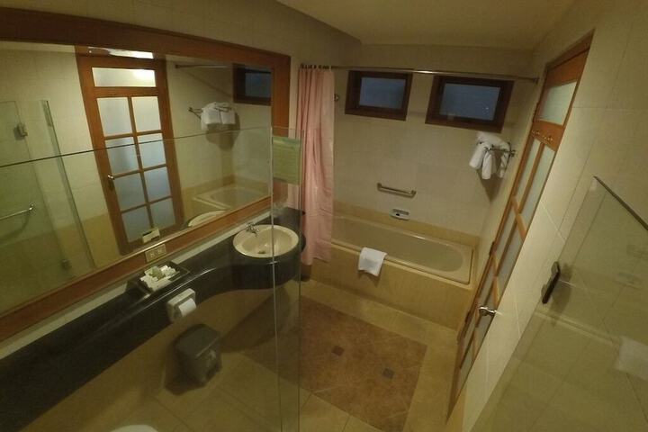 Room 43 of 69