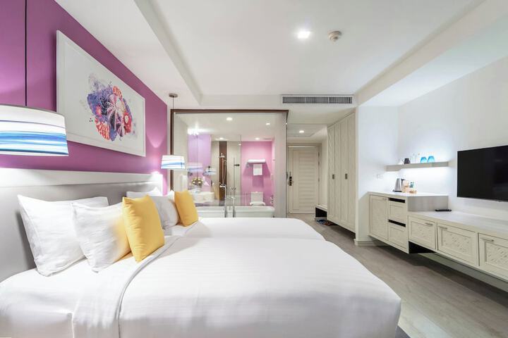 Room 21 of 105