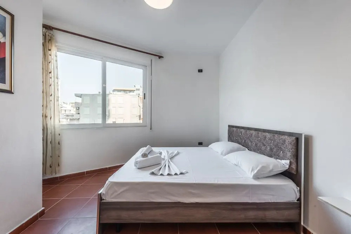 Room 4 of 15