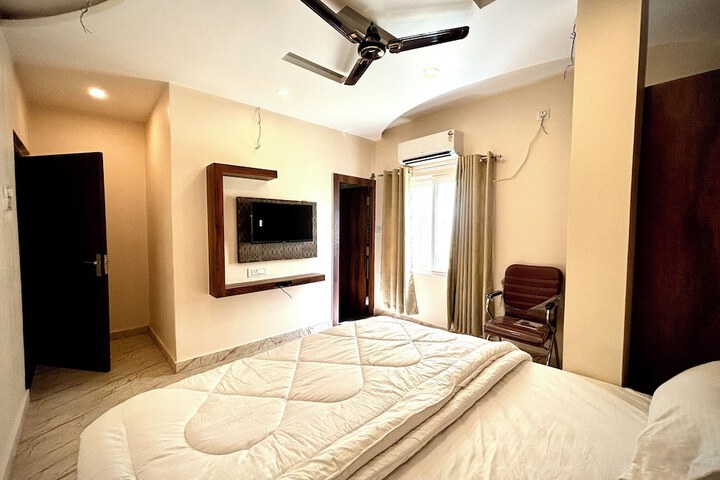 Room 18 of 32