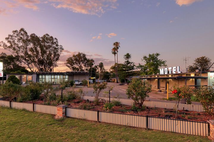 Rose City Motor Inn