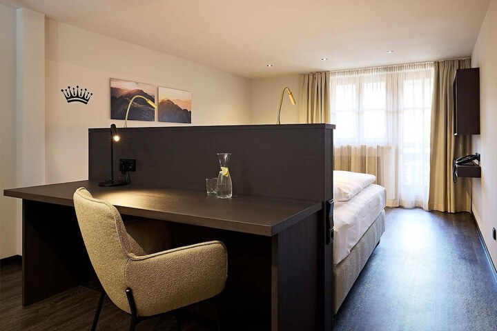 Room 47 of 127