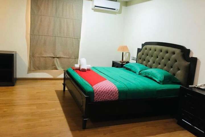 Room 8 of 75