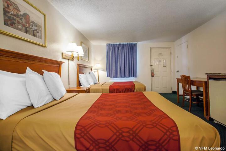 2 Double Beds (5 of 12)