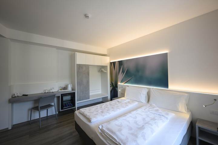 Room 13 of 71