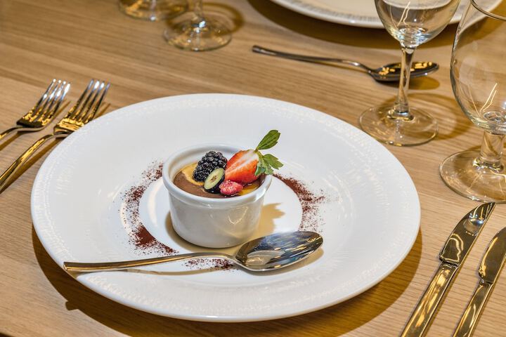 Dining 84 of 165