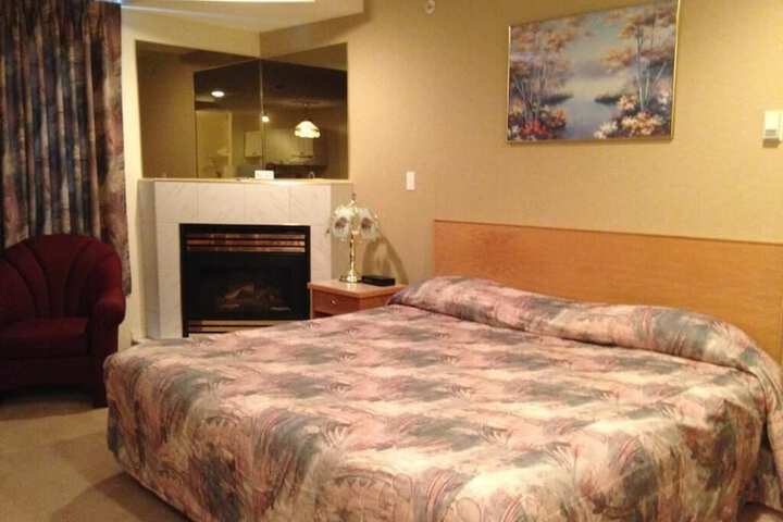 Room 5 of 11