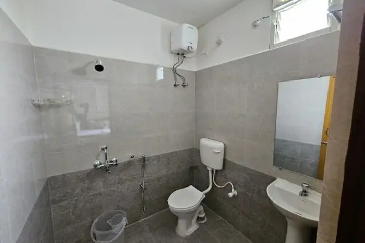 Room 5 of 11