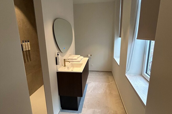 Room 32 of 44