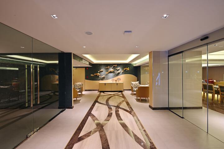 Hotel Interior 9 of 165