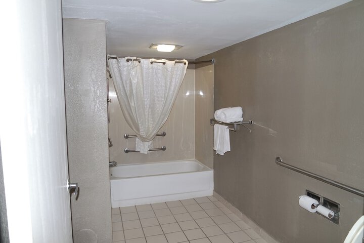 Room 9 of 19