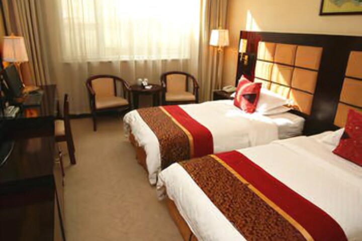 Room 2 of 8