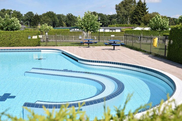 Pool 11 of 37