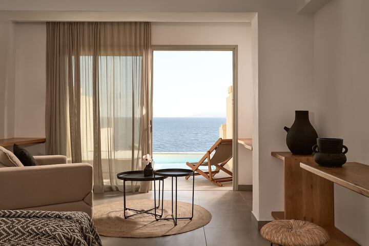 Room 46 of 212