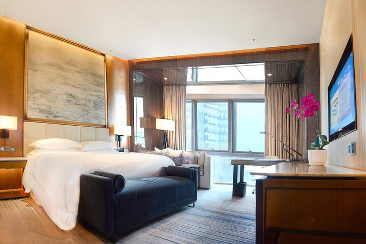 Room 51 of 107