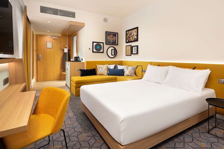 Room 9 of 44