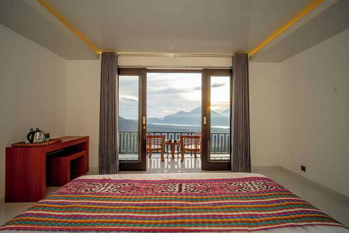 Room 27 of 54