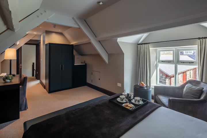 Room 12 of 50