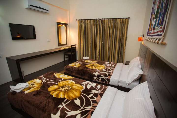 Room 5 of 38