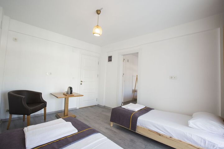 Room 8 of 70