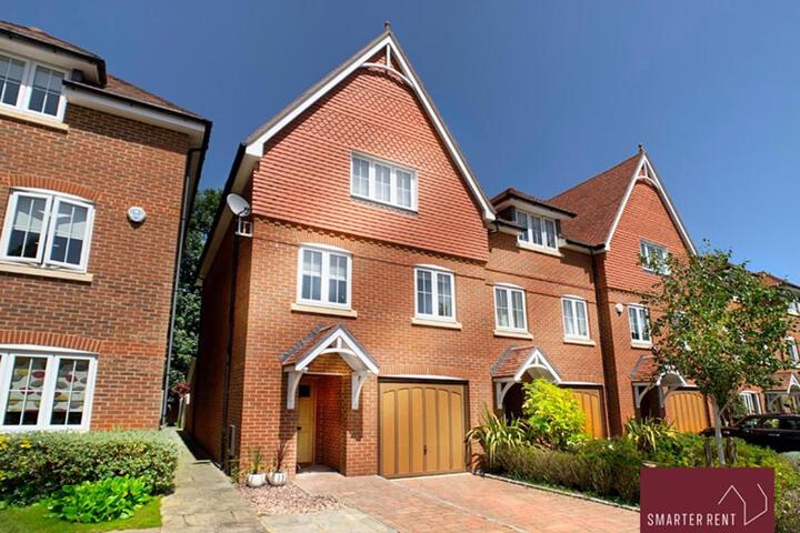 Maidenhead Driveway Parking Garden