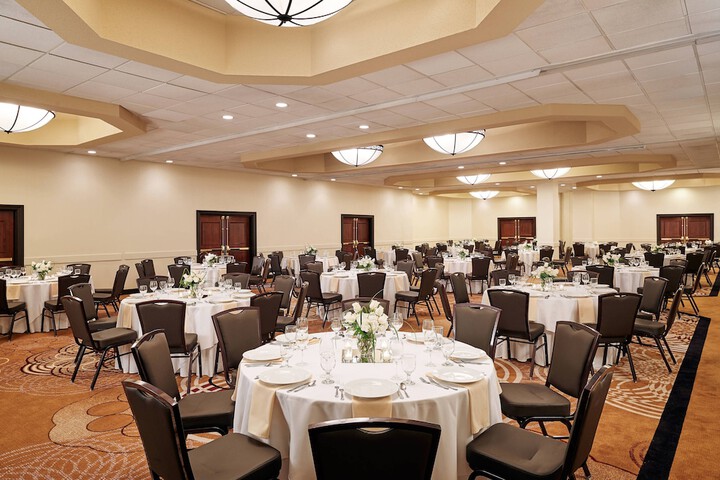 Ballroom/Hall 15 of 19