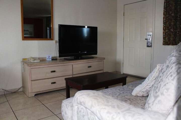 Room 16 of 33