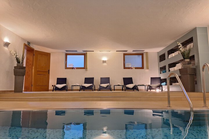 Pool 56 of 90