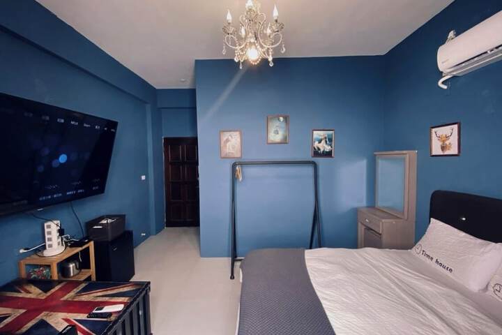Room 12 of 40