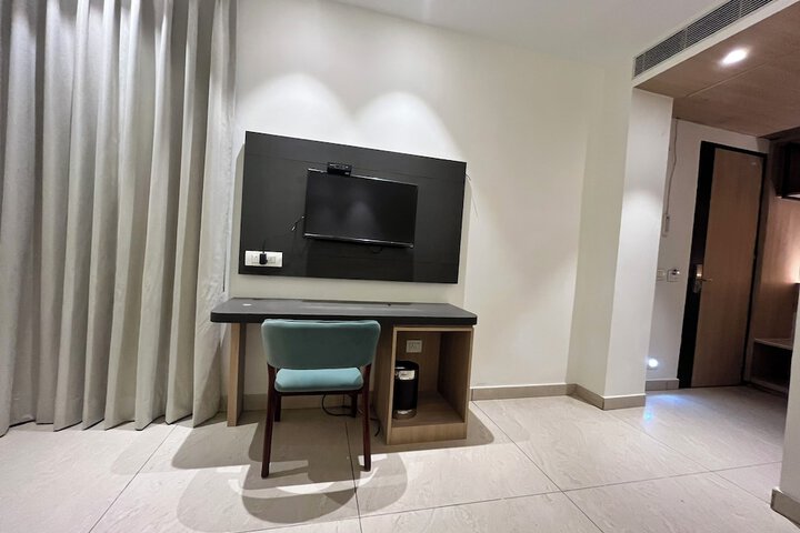 Room 11 of 23