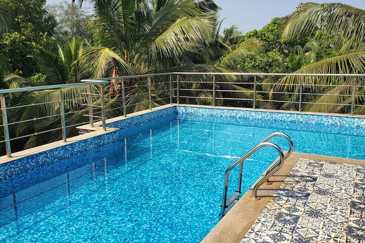 Pool 23 of 28