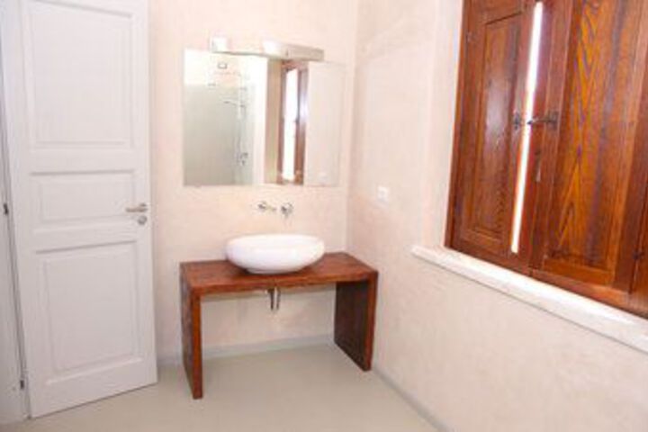 Room 6 of 27
