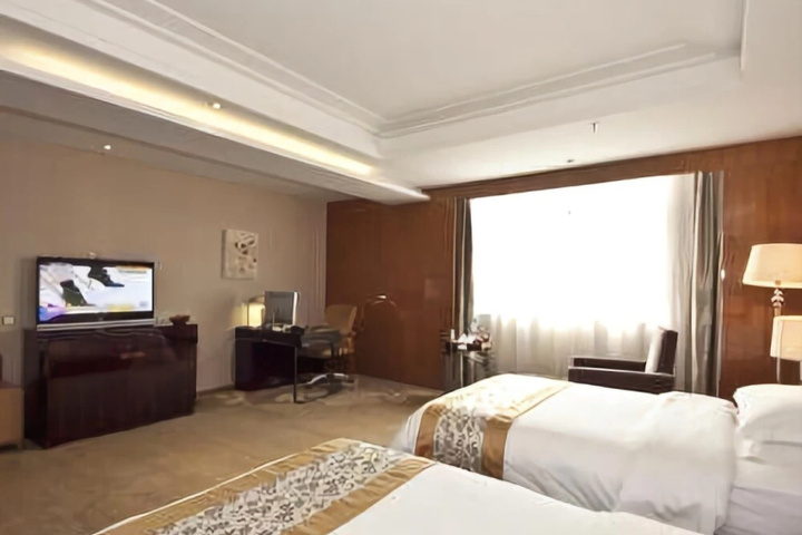 Room 2 of 7
