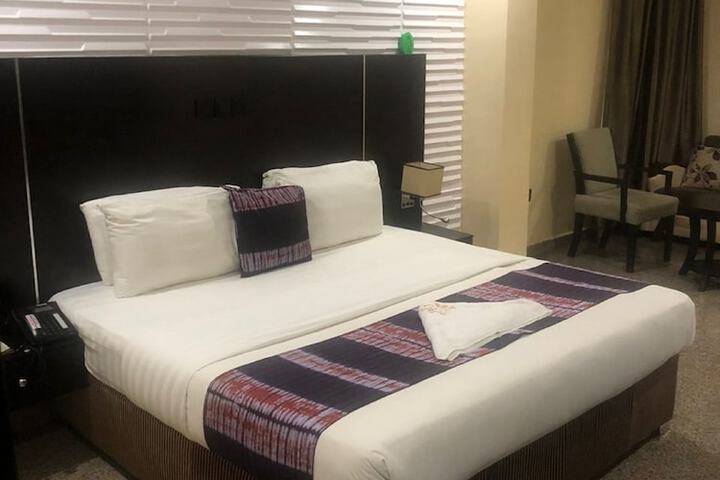 Room 27 of 53
