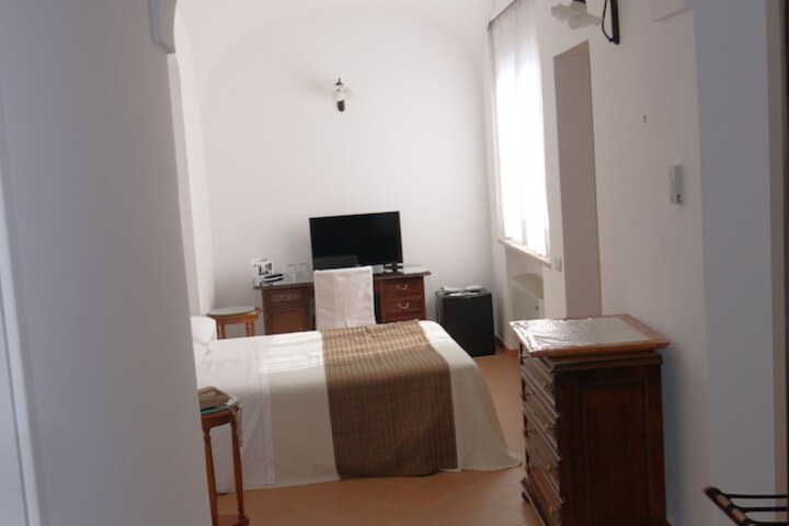Room 17 of 88