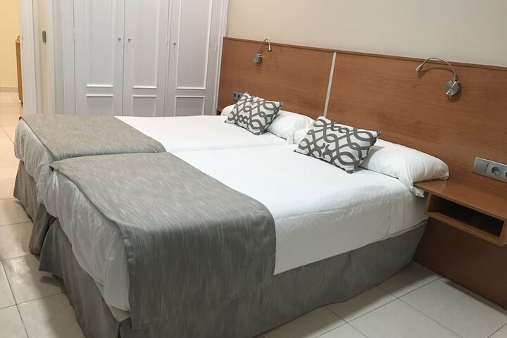 Room 3 of 56