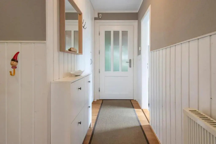 Room 4 of 12