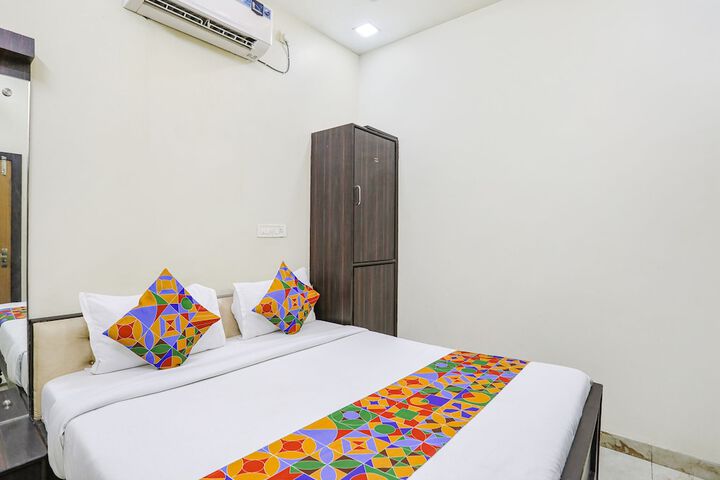 Room 13 of 24