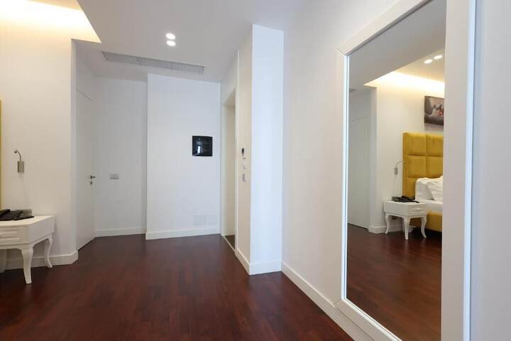 Room 42 of 107