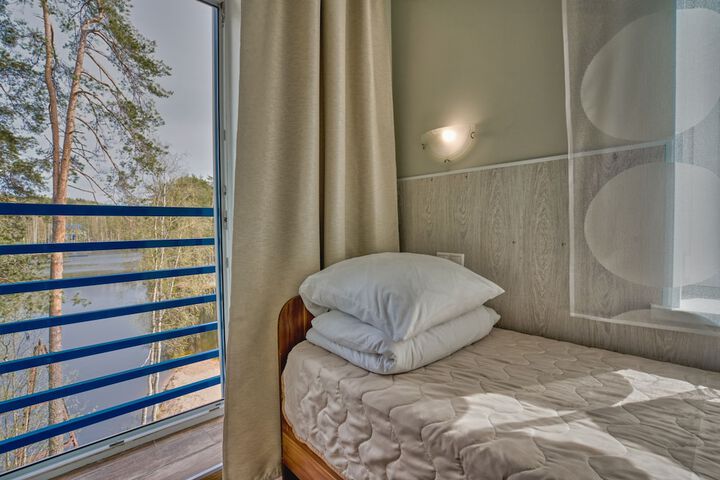 Room 43 of 124