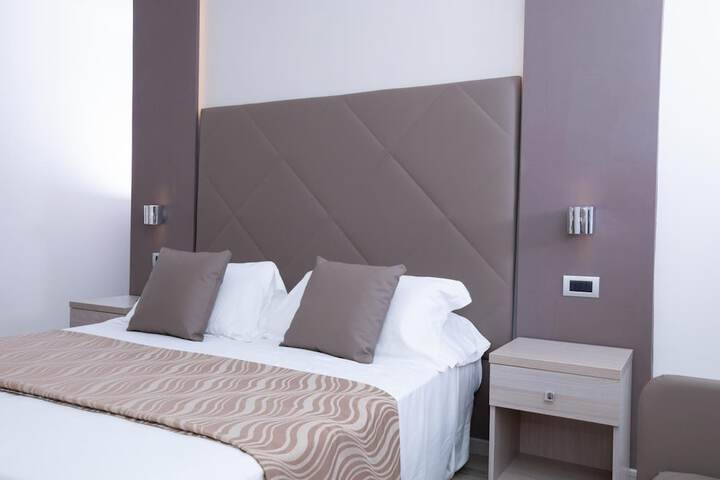 Room 8 of 53