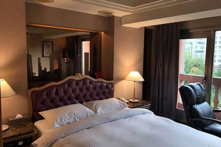Room 25 of 63