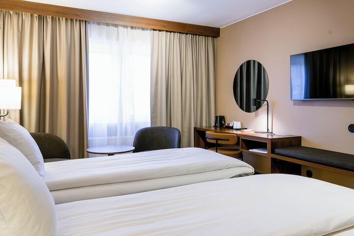 Room 13 of 65